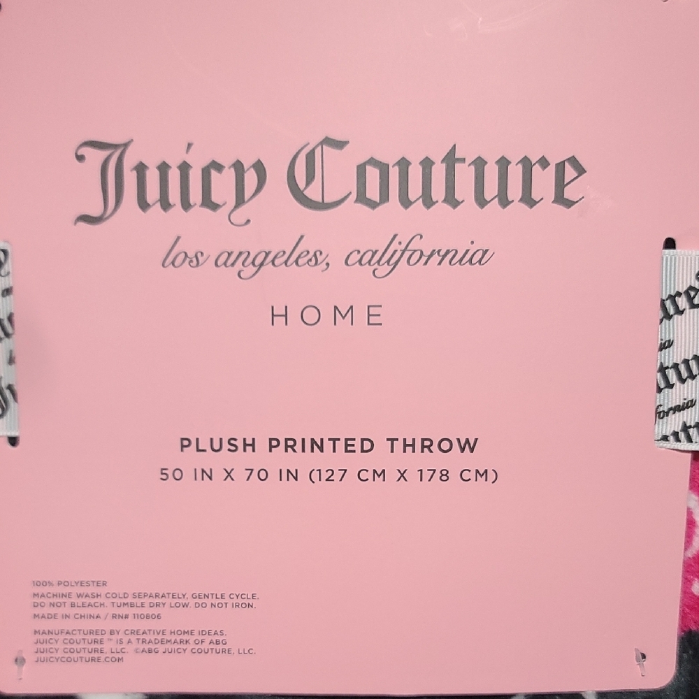Juicy Couture Blanket Pink Witchy Hat And Bat Design Plush Printed Throw Nwt - Picture 4 of 8